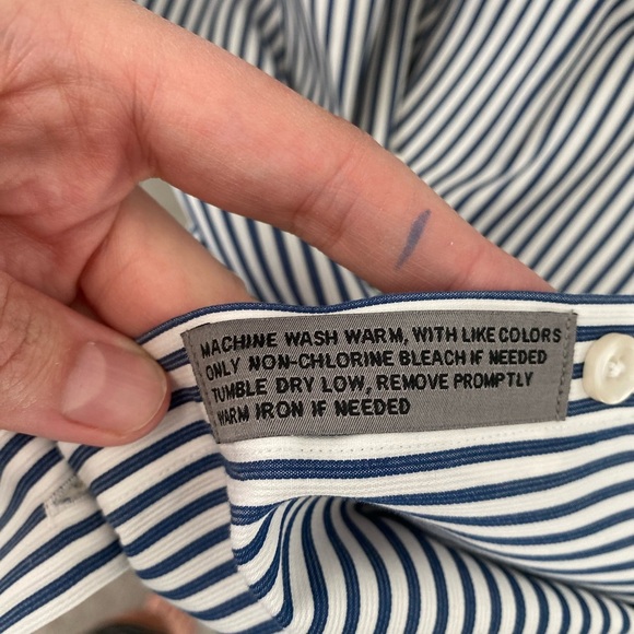 John W Nordstrom - Traditional Fit Non-Iron 100% Cotton Classic Striped Shirt - Picture 3 of 4